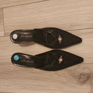 Brighton Tandra Pointed Toe Kitten Heels